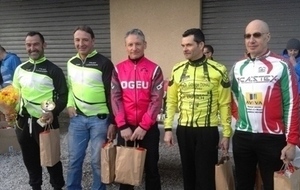 José MEIXEDO (Lesperon) vainqueur au sprint devant LANCHANTIN Gérard (Salies) et Bourguignon Pierre (Labouheyre) en G.S.