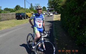 Lionel SUHUBIETTE au départ de la course. Catégorie 2/3/ Juniors FFC.