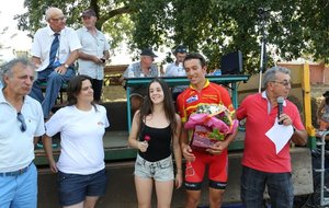 Remise du bouquet au vainqueur.
Lilian LANGELLA.