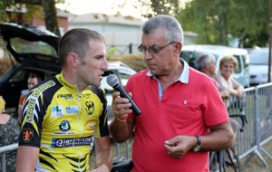 Rémy Gabaston (Stade Montois) Vainqueur, au micro du Speaker Jean-Pierre PERSILLON