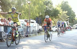 Rémy GABASTON vainqueur au sprint à ARENGOSSE