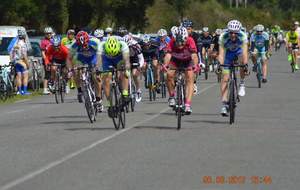 Magnifique Sprint massif des 3ème catégories!