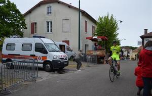 Thomas CLEMENCEAU (St.Foy la Grande) vainqueur en 3ème catégorie.