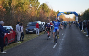 Samuel PERIN s'impose au sprint.