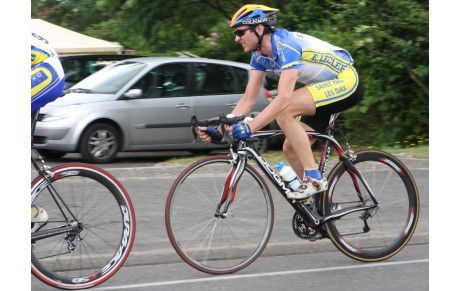 Franck LABEIGT 6éme à St LAURENT DE GOSSE  Pass'Cyclisme Open FFC 