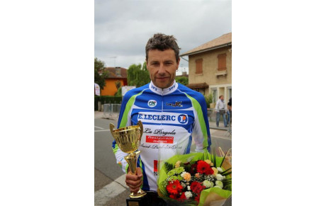 Nouvelle Victoire au Saint Paul Sports Cyclisme de Laurent DE SOUSA en DORDOGNE au grand prix des fêtes de PETIT BERSAC (24) le Dimanche 02 Aôut 2015 