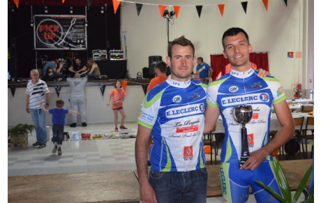 Jérôme MICHELIN, vainqueur en première catégorie et Vincent ARRECHEA, se classe 2ème en troisième catégorie, à Saint Geours de Maremne le samedi 22 Avril 2017.
